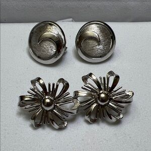 Trifari Elegant Silver Earrings Sets
Vintage Clip on
